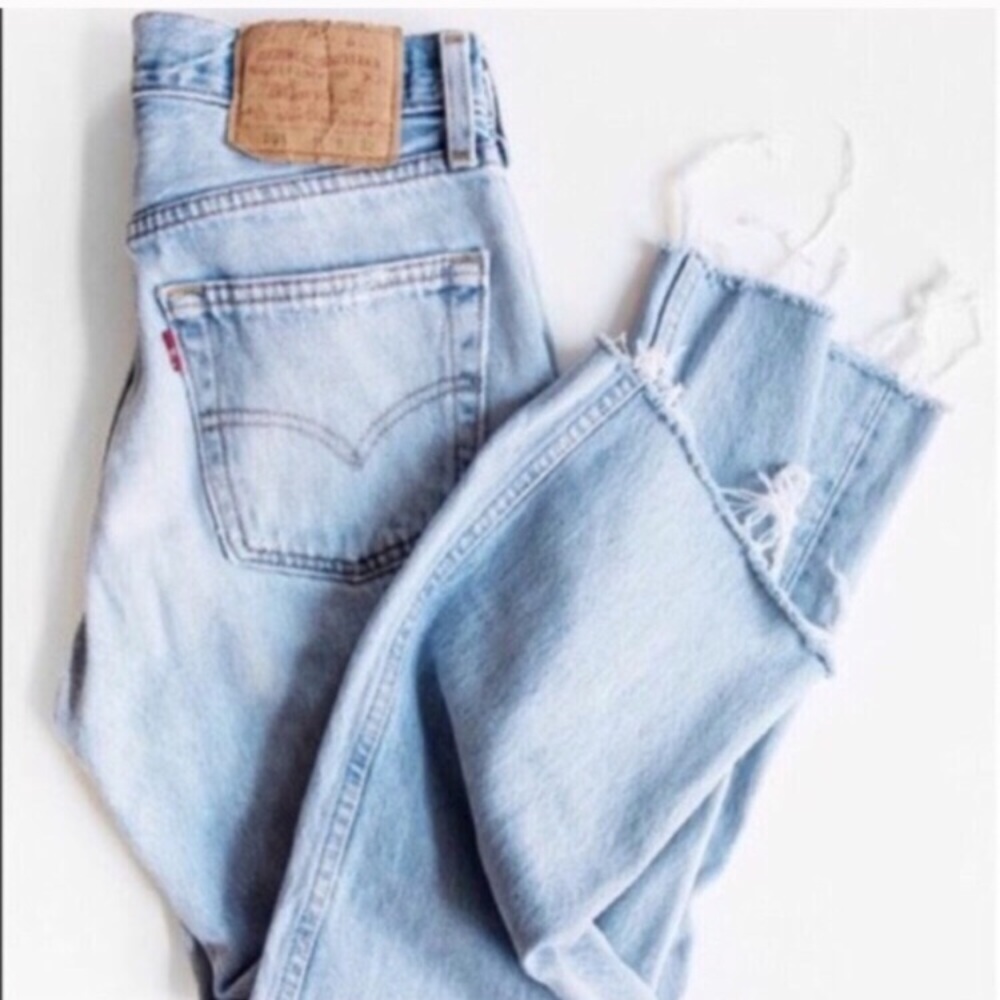 "Vintage" Levi's frayed cropped high waist jeans